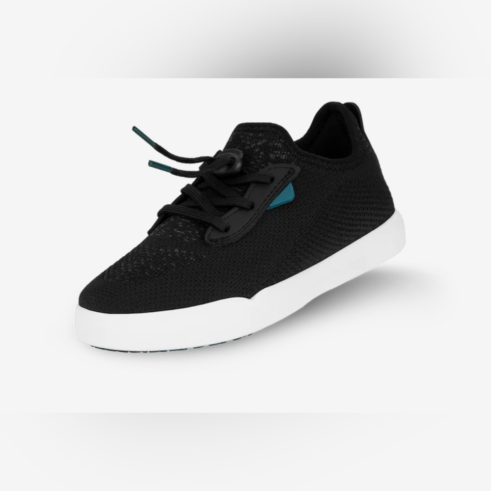 VESSI 100% WATERPROOF Kids Weekend Sneaker Unisex in size J1